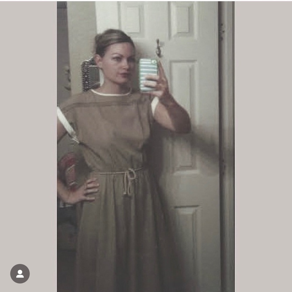 Leslie Fay vintage unique cute flattering medium dress retro tan